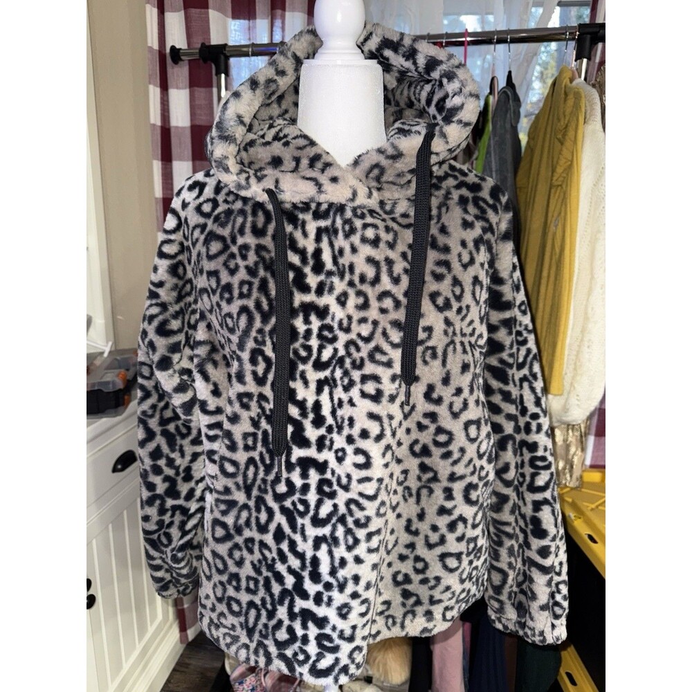 Very Rare Montana Co. Snow Leopard Pullover Fur Hoodie Size Medium